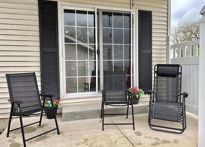 Fun Escape Friends Perk - Starved Rock Apartment